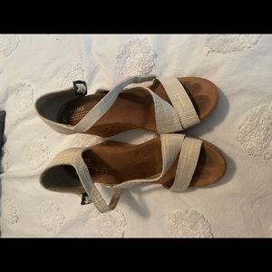 TOMS wedges
